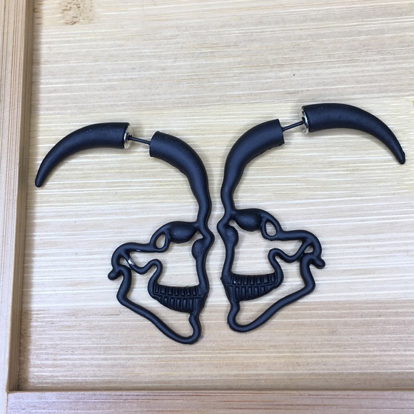 Black Silhouette Skull Earrings - Picture 4 of 8
